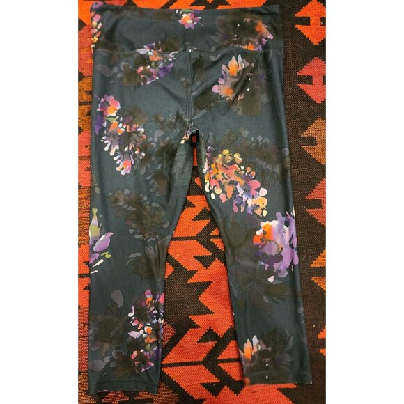 RBX Women's Floral Print High-Waisted Capri Leggings - Picture 9 of 9